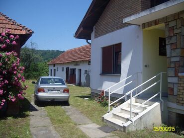 Kuće na prodaju: 104 kv. m, 3 sobe — 12