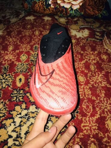 сколько стоит бутсы в бишкеке: Футбольная бутса Nike Phantom GX Размер 40 состояние хорощее Шнурки
