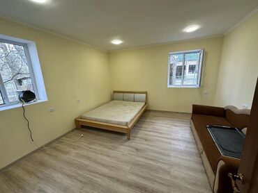 квартира кызыл аскер жер уй: 150 кв. м, 3 бөлмө, Жылуу пол, Брондолгон эшиктер, Забор, тосулган