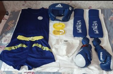 fudbol paltarı: Boks və ya döyüş sənətləri ilə məşğul olmaq üçün nəzərdə tutulmuş bu