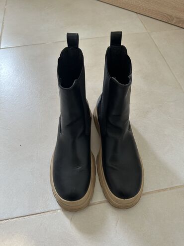 safran obuca cizme: Ankle boots, Primark, 39