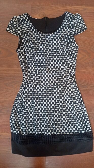 zenska haljinica sa etiketom h m: S (EU 36), M (EU 38), Drugi stil, Kratkih rukava