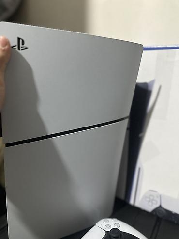 Видеоигры и приставки: Sony ps 5 slim disc + подписка на год + два джойстика + диск Sony ps — 8