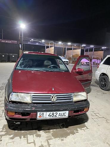 Volkswagen: Volkswagen Vento: 1992 г., Механика, Бензин, Седан — 1