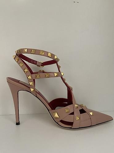 обу: Valentino Garavani Rockstud — культовая модель Элегантные босоножки — 7