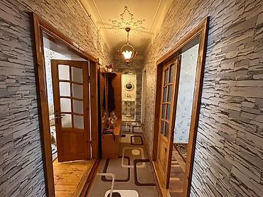 Uzunmüddətli kirayə mənzillər: Təcili satılır. Mənzilin təsviri: - İşıqlı və səliqəli planlı mənzil — 7