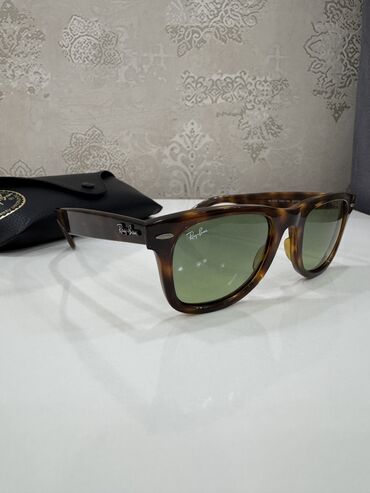 Eynəklər: Gün eynəyi, Ray-Ban, İşlənmiş