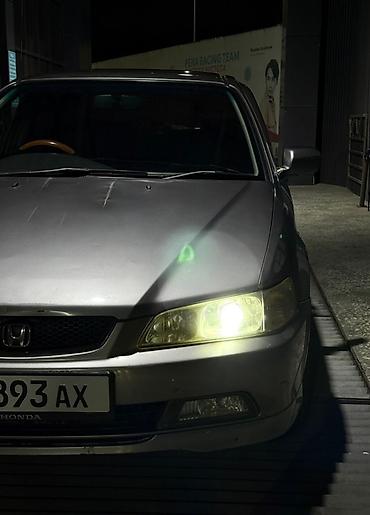 8: Honda Accord: 2002 г., 1.8 л, Автомат — 3