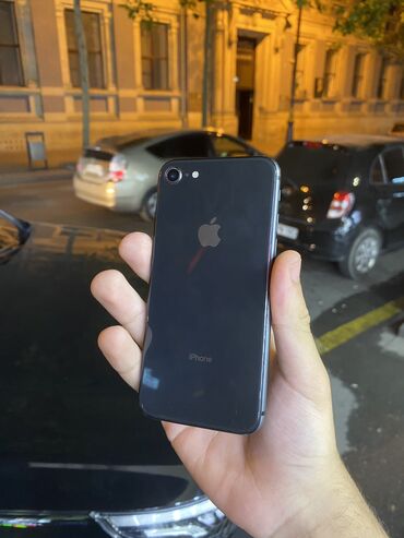 Apple iPhone: IPhone 8, 64 GB, Qara, Barmaq izi, Simsiz şarj