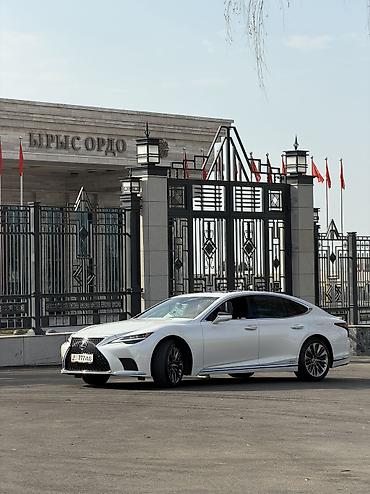 рав 4 гибрид: Lexus LS: 2022 г., 3.4 л, Автомат, Гибрид — 6