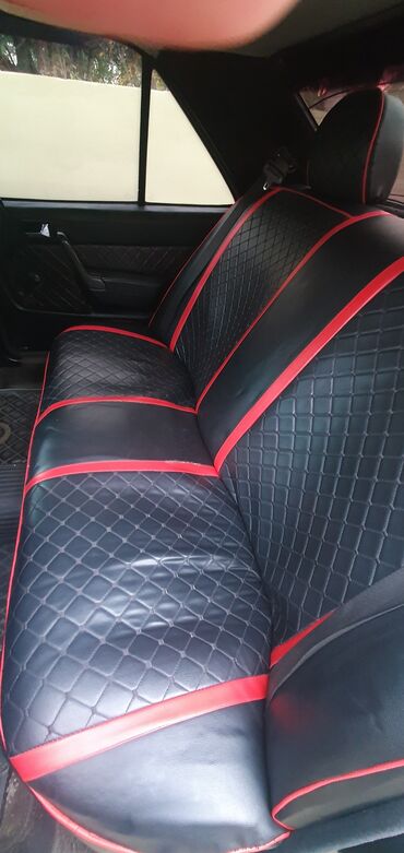 Mercedes-Benz: Mercedes-Benz 190 (W201): 2 l | 1990 il Sedan — 8