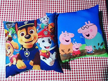 Jastuci: Dimenzije jastuka 45x32 su 1999 din i 32x32 su 1999 din. Dizajn na lalafo.rs — 30 Jastuci: Dimenzije jastuka 45x32 su 1999 din i 32x32 su 1999 din. Dizajn — 30