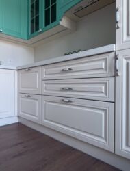 Мебель на заказ: Услуги покраски мебельных фасадов шкафы,прихожкидвери рестоврация — 12