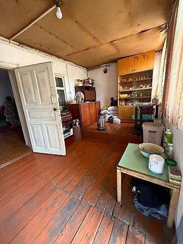 Продажа коттеджей и домов: Продается пол дома Район: Ул.Осмонкула / Токтогула Количество комнат:3 — 2