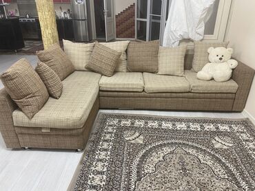 кара балта мебель бу: Бурчтук диван, түсү - Саргыч боз, Колдонулган