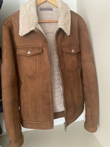 palto baku: Zaradan 250 azna alınıb orjinaldır, az istifade olunub yumşaq