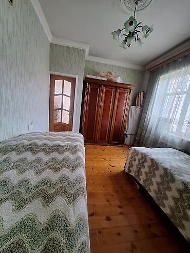 Daşınmaz əmlak: 7-ci mikrorayon 6 otaqlı, 250 kv. m, Kredit yoxdur, Orta təmir — 9