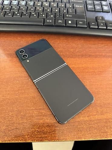 samsung z fold 7: Смартфон-раскладушка Samsung Galaxy Z Flip (серия Flip, черный цвет) — 4