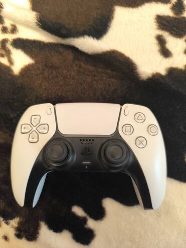 PS5 (Sony PlayStation 5): Dualsense əla vəziyyətdədir,originaldırgəlib yoxlamağ olar
