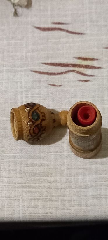 Ətriyyat: Qizil gül yaği ətiri. - ağacdan hazırlanmış minarə formalı qabda. - — 5