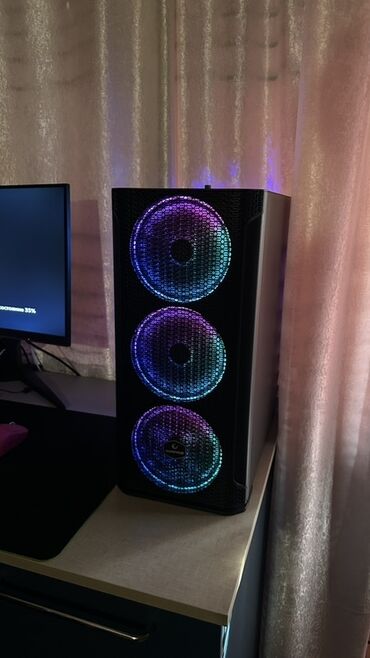 Masaüstü kompüterlər və iş stansiyaları: Oyun üçün masaüstü komputer Parametler: - GPU: PowerColor AMD RX — 2