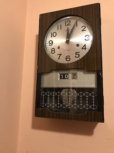 martyn line sat: Seiko sat sa datumom i danom 
Navija se na 30 dana 
Made in Japan — 1