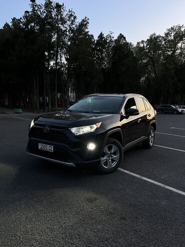 Toyota: Toyota RAV4: 2021 г., 2.5 л, Вариатор, Гибрид, Внедорожник