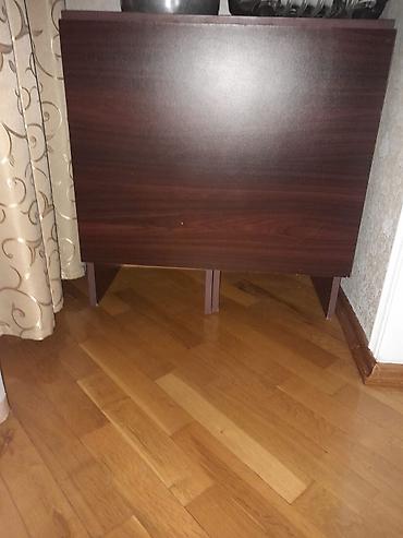 Qatlanan masa – kompakt, praktiki və çoxməqsədli. - Material: ağac