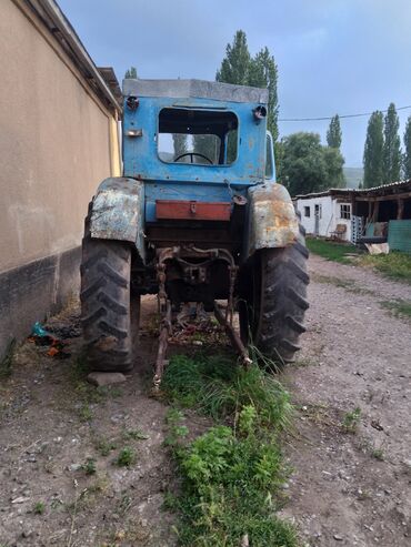продажа авто в бишкеке срочно: Трактор т 40 после кап ремонта ласточка 300000 косилка плуг .есть