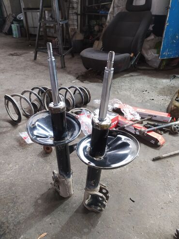 исык кол: Алдыңкы амортизатор Lexus