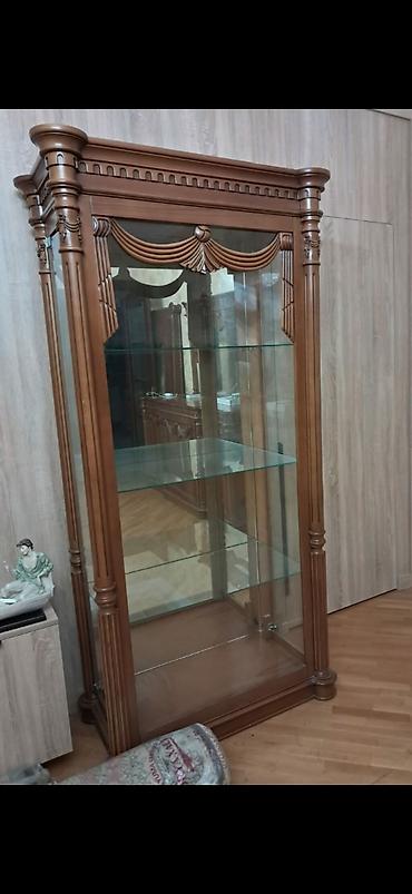 Şüşəli dolab vitrini, İşlənmiş