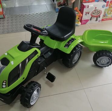 igracke za decu sa posebnim potrebama: Dečiji traktor sa prikolicom 6500