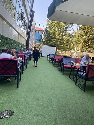 Ofisiant tələb olunur, Restoran, Gündəlik ödəniş, 18-29 yaş, 1-2 illik təcrübə