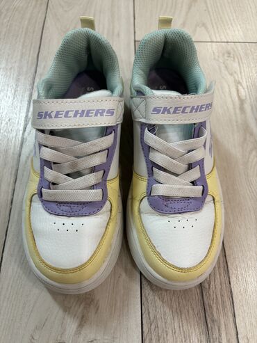 детские обуви: Детские кроссовки Skechers. 31 размер для девочек. Б/у в отличном