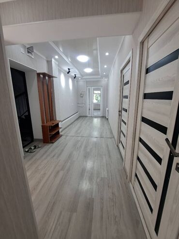 1 комн квартира продажа: 4 комнаты, 70 м², Индивидуалка, 1 этаж, Косметический ремонт