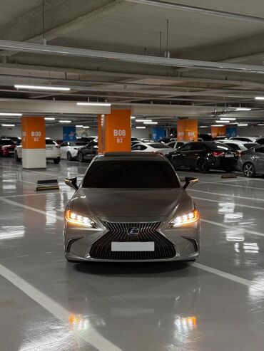 Lexus: Lexus ES: 2019 г., 2.5 л, Гибрид — 1