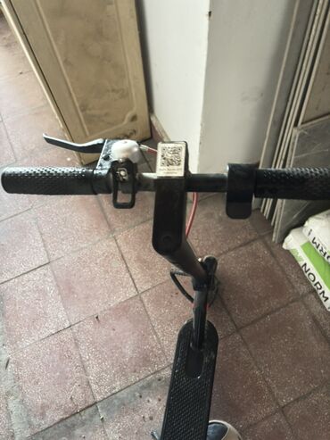 Elektrikli samokatlar: İşlənmiş Elektrik samokat 10", 251 - 350 Vt, 26 - 35 km/s, Ünvandan götürmə — 3