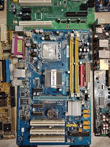 azercell modem satilir: Köhnə komputer plataları. Stolda nə var hamısı biryerdə 10 AZN. Ana — 5