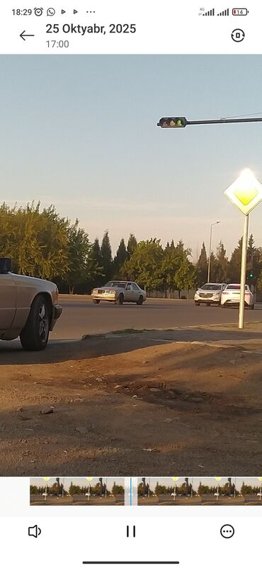 Mercedes-Benz: Mercedes-Benz 230: 2.3 l | 1990 il Sedan — 3