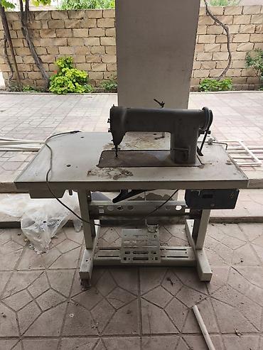 dord goz pec: Tikiş maşını və metal masa-stend komplekti - Aşağıda pedallı stend və — 1