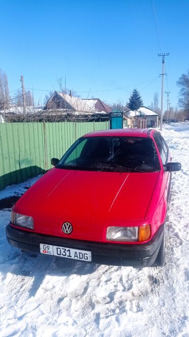 Volkswagen: Volkswagen Passat: 1992 г., 1.8 л, Механика, Бензин, Седан