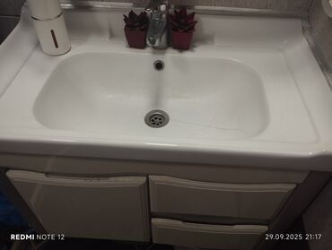 Умывальники, тюльпаны: Vanna otağı üçün lavabo və şkaf dəsti - Material: keramika lavabo