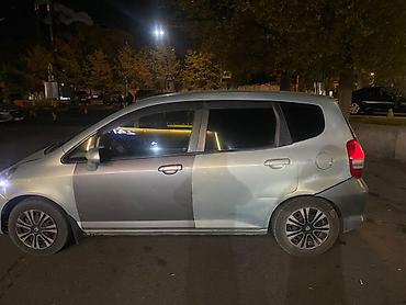 фит1 5: Honda Fit: 2002 г., 1.3 л, Автомат, Бензин, Хэтчбэк — 4