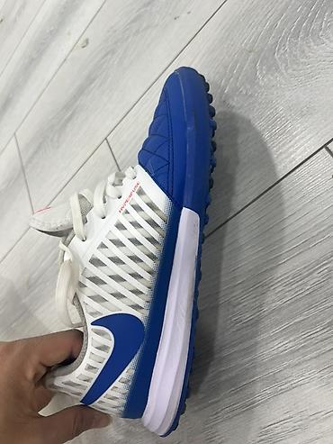 Спорт и отдых: Футбольные шиповки Nike Lunar Gato в ярком сине-белом исполнении — 2