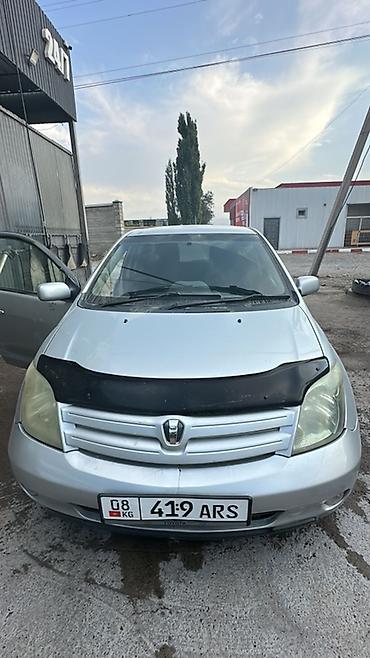 Toyota Ist: 2003 г., 1.5 л, Бензин