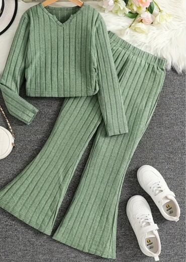 patike od 700 eura: Esprit, Set: Trousers, Sweatshirt, 140-146