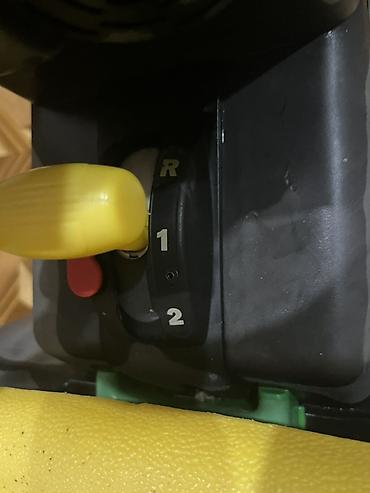 siniy traktor oyuncaq: Uşaq üçün elektrikli traktor – John Deere dizaynlı, qoşqulu model — 2