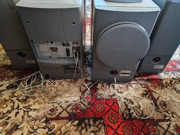dizustu komputer: Musiqi mərkəzi SONY satılır 
disk yeri işlamir səs çoox güclüdür