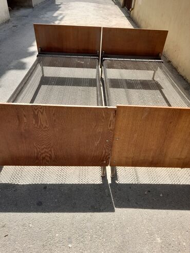 Çarpayılar: Təknəfərlik çarpayı, Bazasız, Matrassız, Siyirməsiz