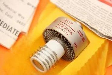 ivan ub sinusi: Eimac 4CX300A 8167 novo. Novo nekorisceno. ✨ Made in USA. 2 komada na — 4